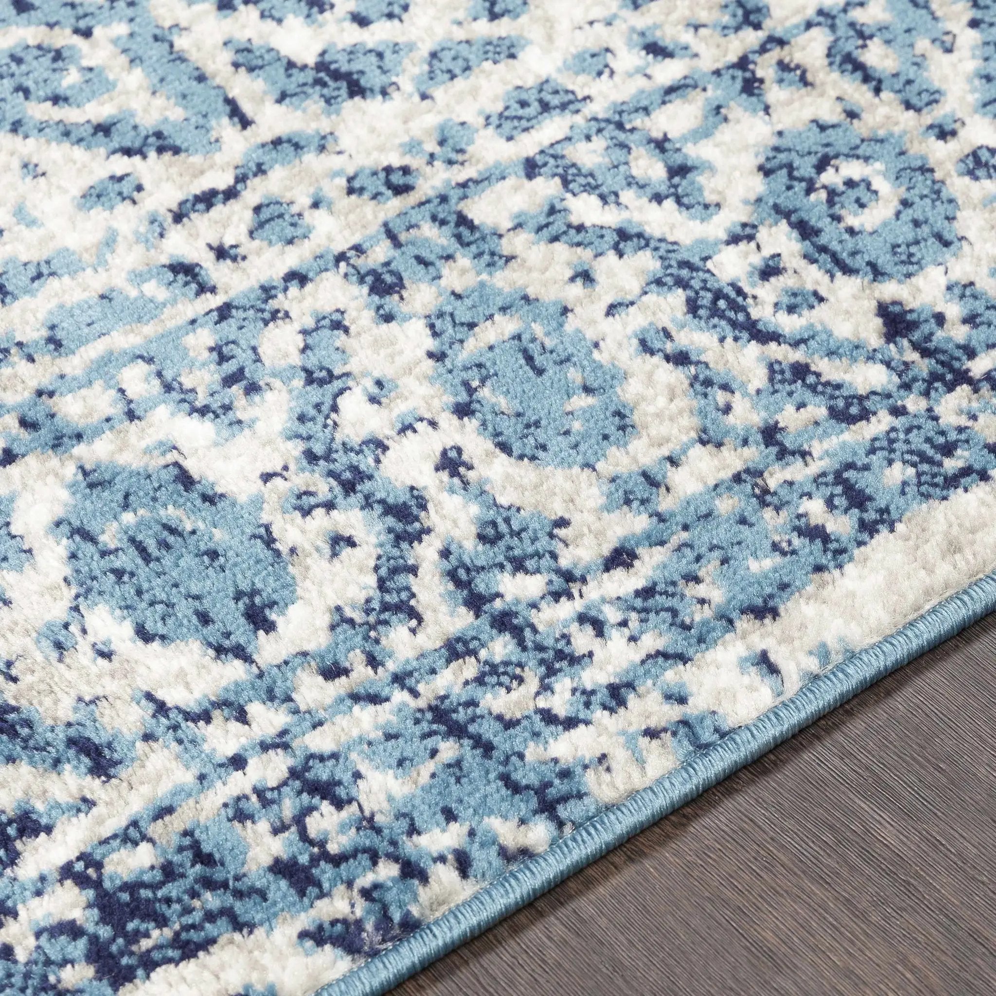 Wellsblue Traditional Rug - Clearance by Boutique Rugs