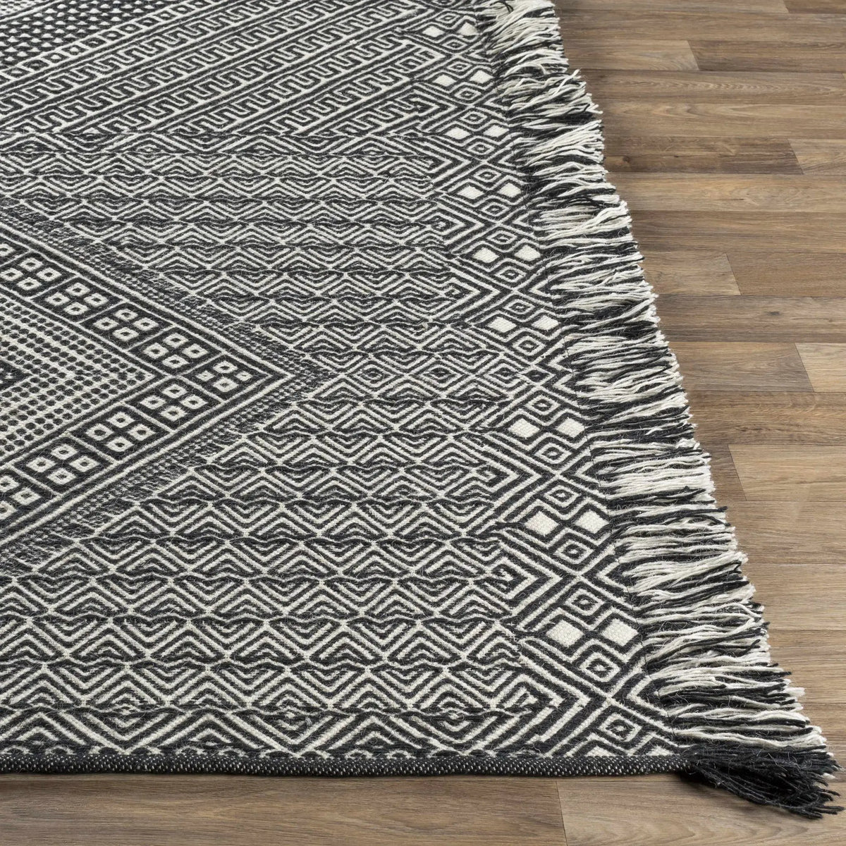 Wundowie Black&Ivory Diamond Wool Rug - Clearance, photo 4 of 8