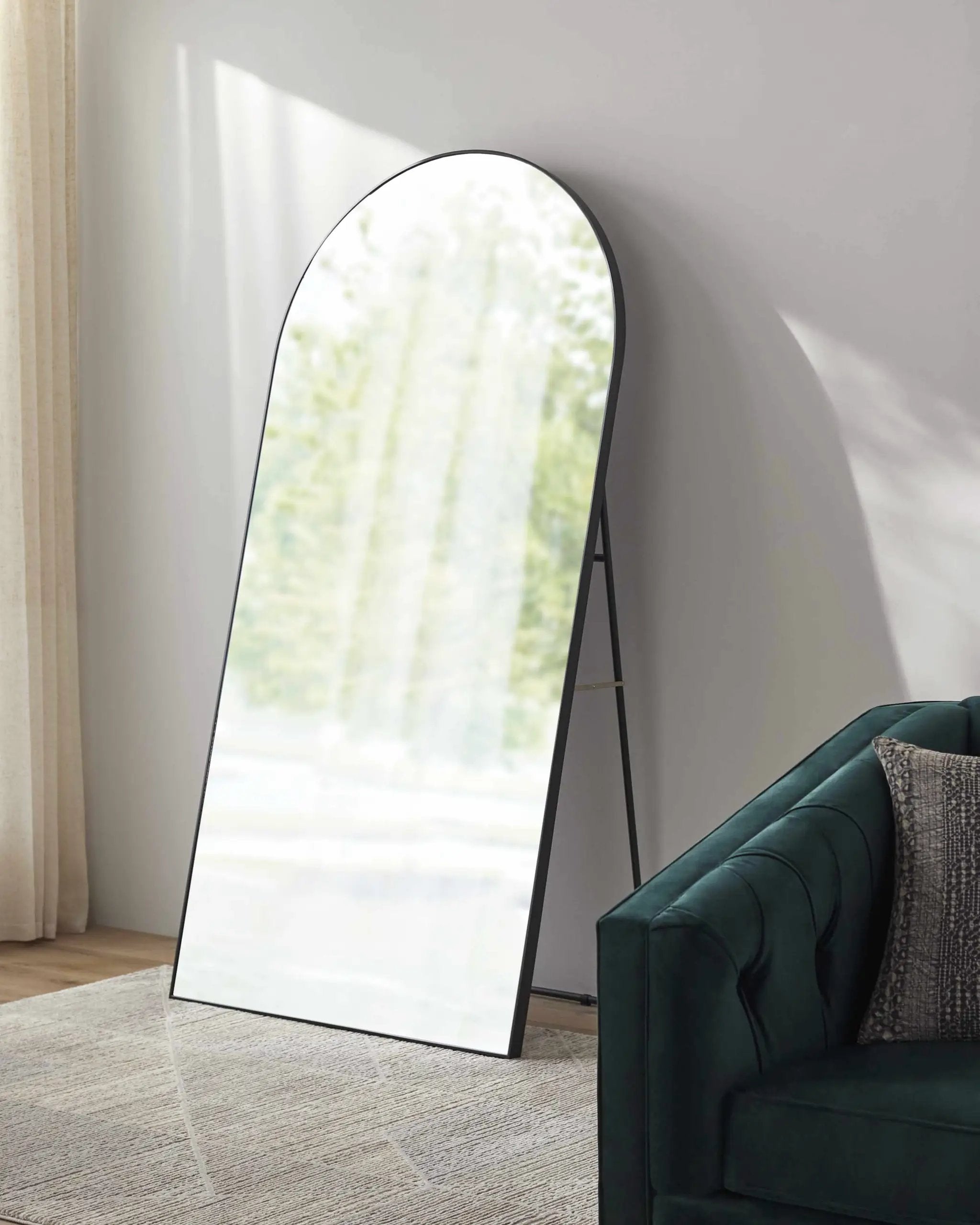 Yagodnoye Mirror by Boutique Rugs