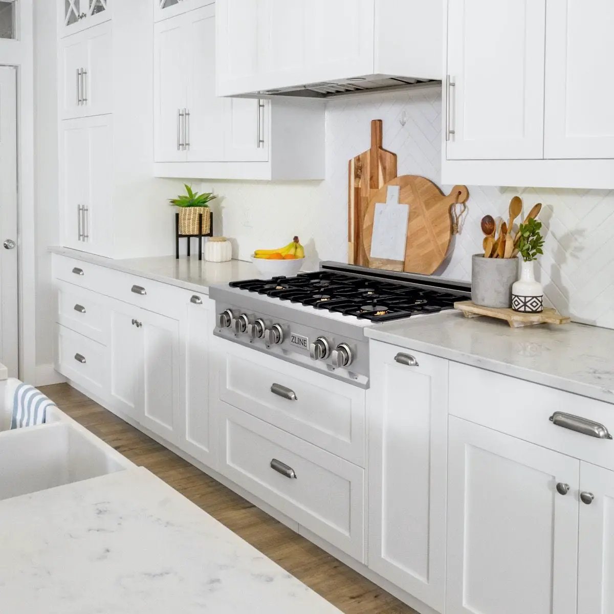 ZLINE 30" Porcelain Rangetop With 4 Gas Brass Burners, RT-BR-30 by Farmhouse Kitchen and Bath
